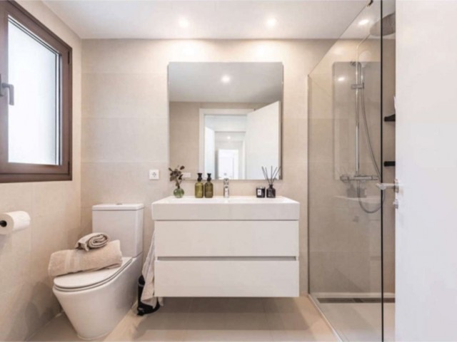 3 Sovrums Lägenhet i Estepona