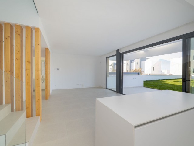 4 Bedrooms Villa in Atalaya