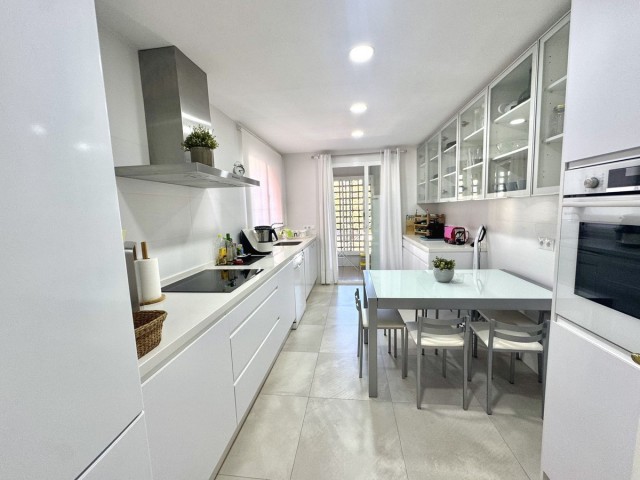 4 Schlafzimmer Apartment in Guadalmina Baja