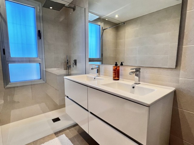 3 Makuuhuoneen Rivitalo Estepona