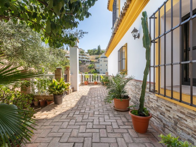 4 Soveroms Villa i Elviria