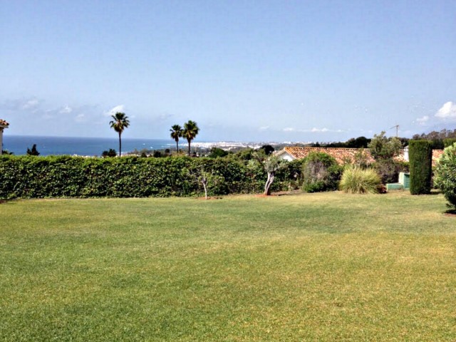 Plot, Marbella
