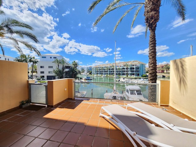 2 Bedrooms Apartment in Sotogrande Puerto