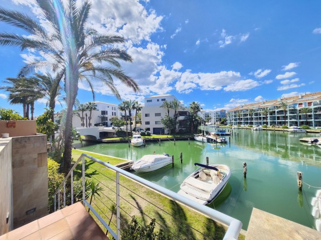 2 Bedrooms Apartment in Sotogrande Puerto