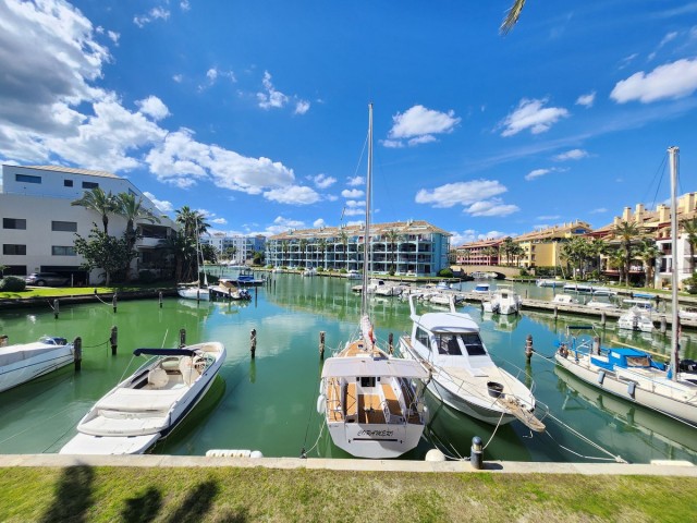 2 Bedrooms Apartment in Sotogrande Puerto