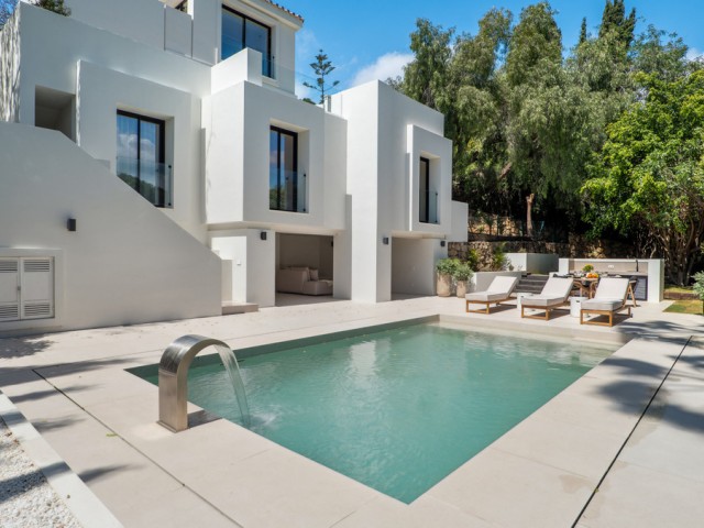 5 Bedrooms Villa in Nueva Andalucía