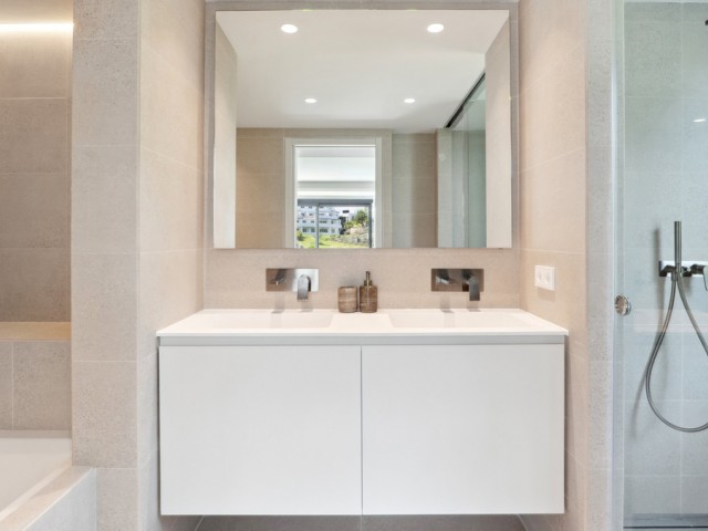 5 Bedrooms Villa in Nueva Andalucía