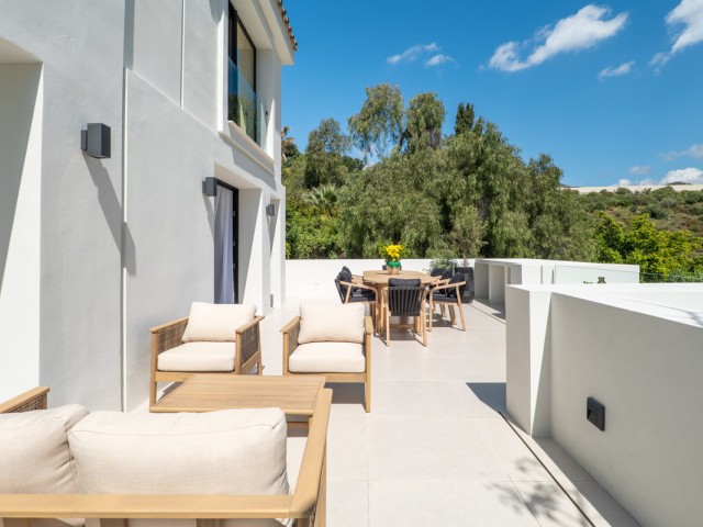 5 Bedrooms Villa in Nueva Andalucía