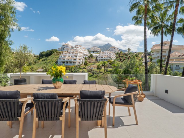 5 Bedrooms Villa in Nueva Andalucía