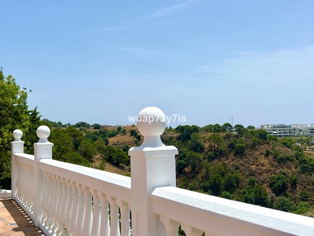 5 Bedrooms Villa in Estepona