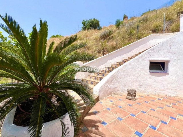 5 Bedrooms Villa in Estepona