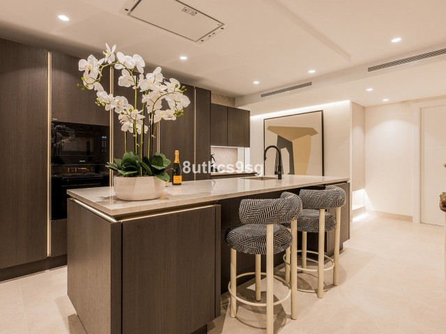 4 Bedrooms Apartment in Estepona