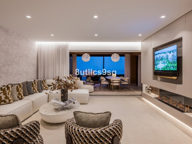 4 Bedrooms Apartment in Estepona