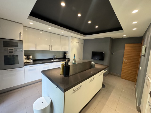 Apartment, Monte Halcones, R5292436