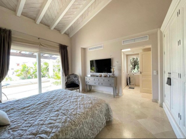 4 Makuuhuoneen Huvila Costalita