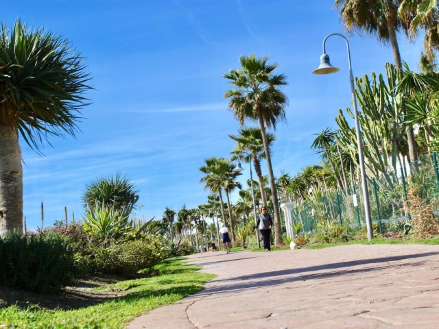 4 Makuuhuoneen Huvila Costalita