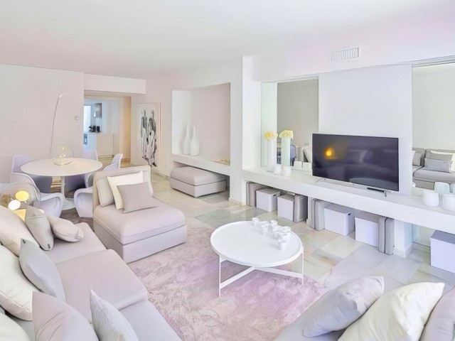 2 Bedrooms Apartment in Puerto Banús