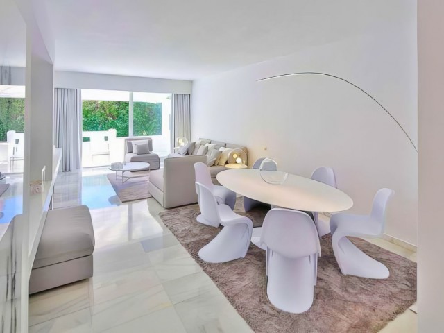 2 Bedrooms Apartment in Puerto Banús