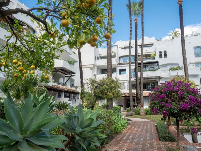 2 Bedrooms Apartment in Puerto Banús