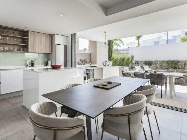 2 Bedrooms Apartment in New Golden Mile