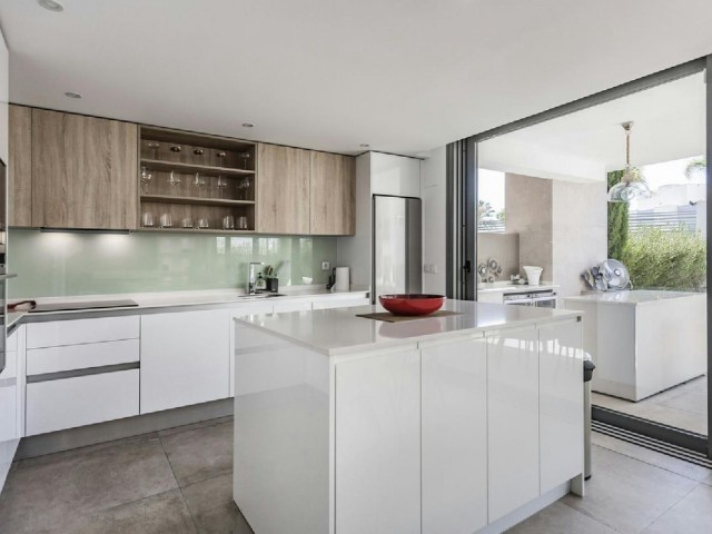 2 Bedrooms Apartment in New Golden Mile