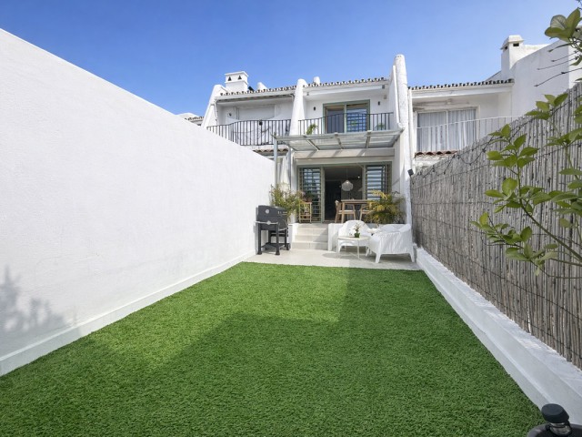 3 Bedrooms Townhouse in Estepona