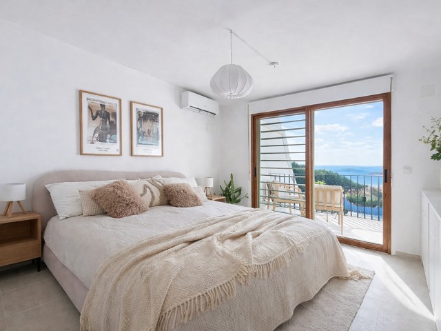 3 Bedrooms Townhouse in Estepona