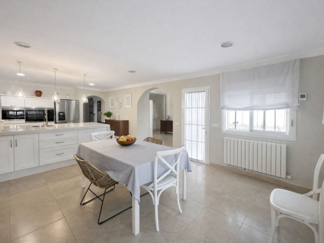 5 Bedrooms Townhouse in San Pedro de Alcántara