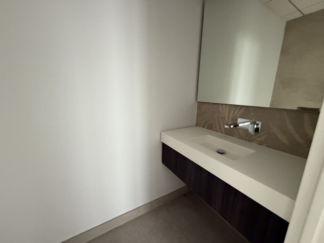 4 Bedrooms Apartment in Marbella