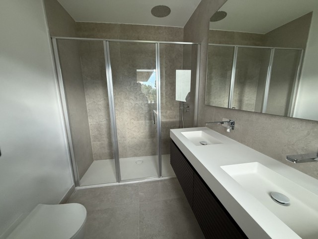 4 Bedrooms Apartment in Marbella