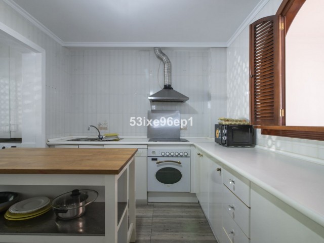 5 Schlafzimmer Villa in New Golden Mile