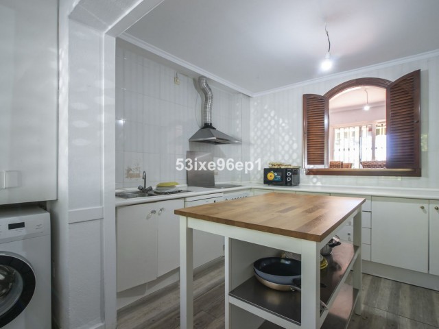 5 Schlafzimmer Villa in New Golden Mile