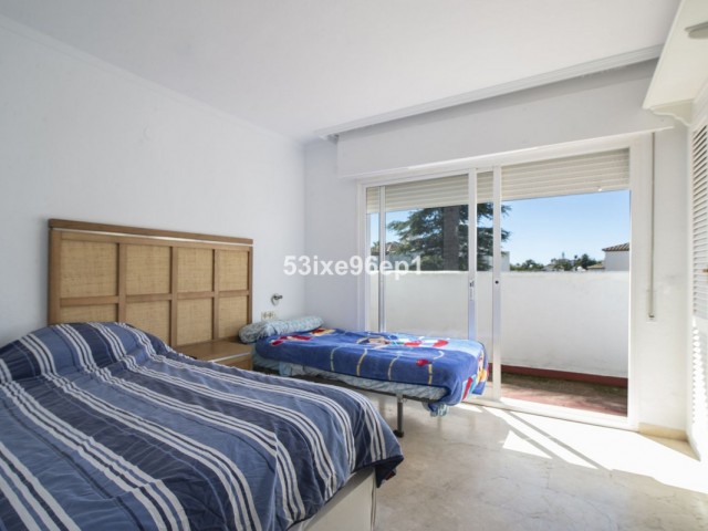 5 Schlafzimmer Villa in New Golden Mile