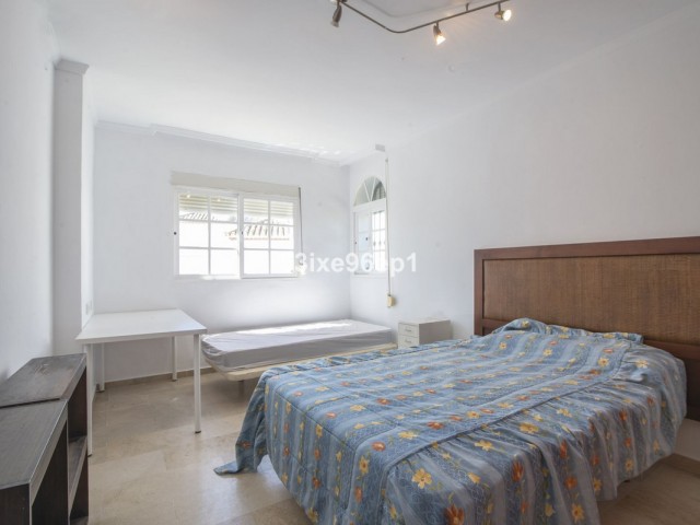 5 Schlafzimmer Villa in New Golden Mile