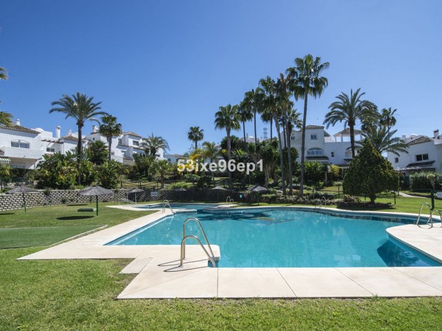 Huvila, New Golden Mile, R5271403