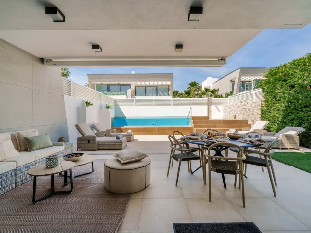 Villa avec 5 Chambres  à Puerto Banús