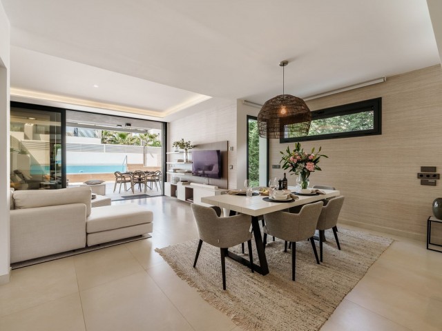 Villa con 5 Dormitorios  en Puerto Banús