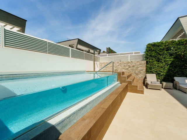 Villa con 5 Dormitorios  en Puerto Banús