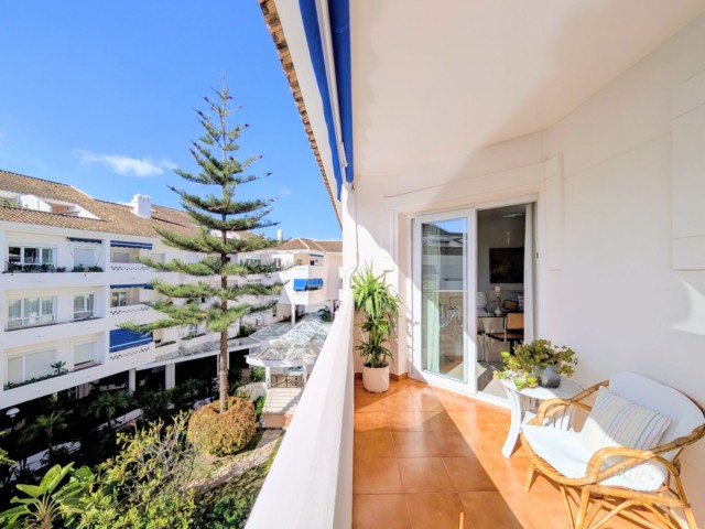 Appartement avec 4 Chambres  à San Pedro de Alcántara
