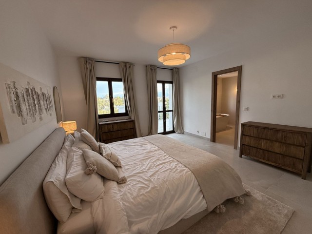 4 Bedrooms Townhouse in Estepona