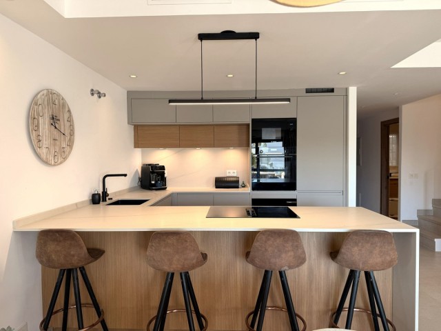 4 Bedrooms Townhouse in New Golden Mile