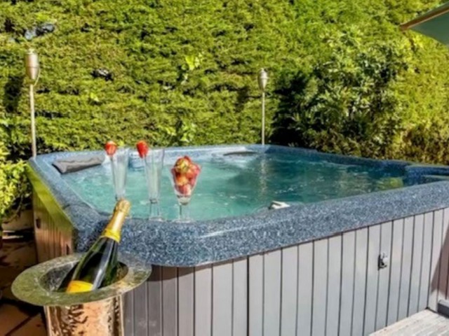 Villa avec 7 Chambres  à San Pedro de Alcántara