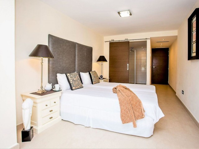 Villa avec 7 Chambres  à San Pedro de Alcántara