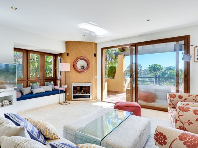 3 Bedrooms Apartment in Estepona