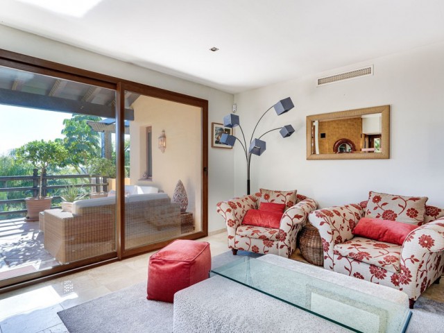 3 Bedrooms Apartment in Estepona