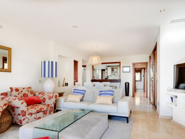 3 Bedrooms Apartment in Estepona