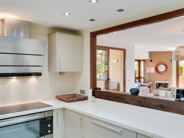 3 Bedrooms Apartment in Estepona