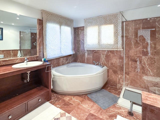 3 Bedrooms Apartment in Estepona