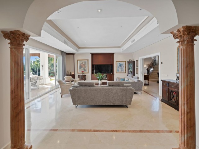 7 Bedrooms Villa in Nueva Andalucía