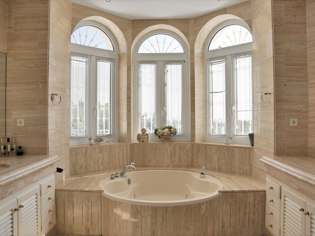 7 Bedrooms Villa in Nueva Andalucía